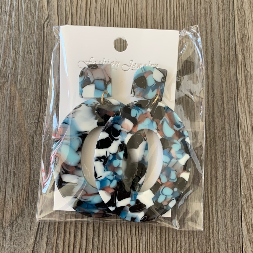 Acrylic Statement Earring - Picture 3 of 3